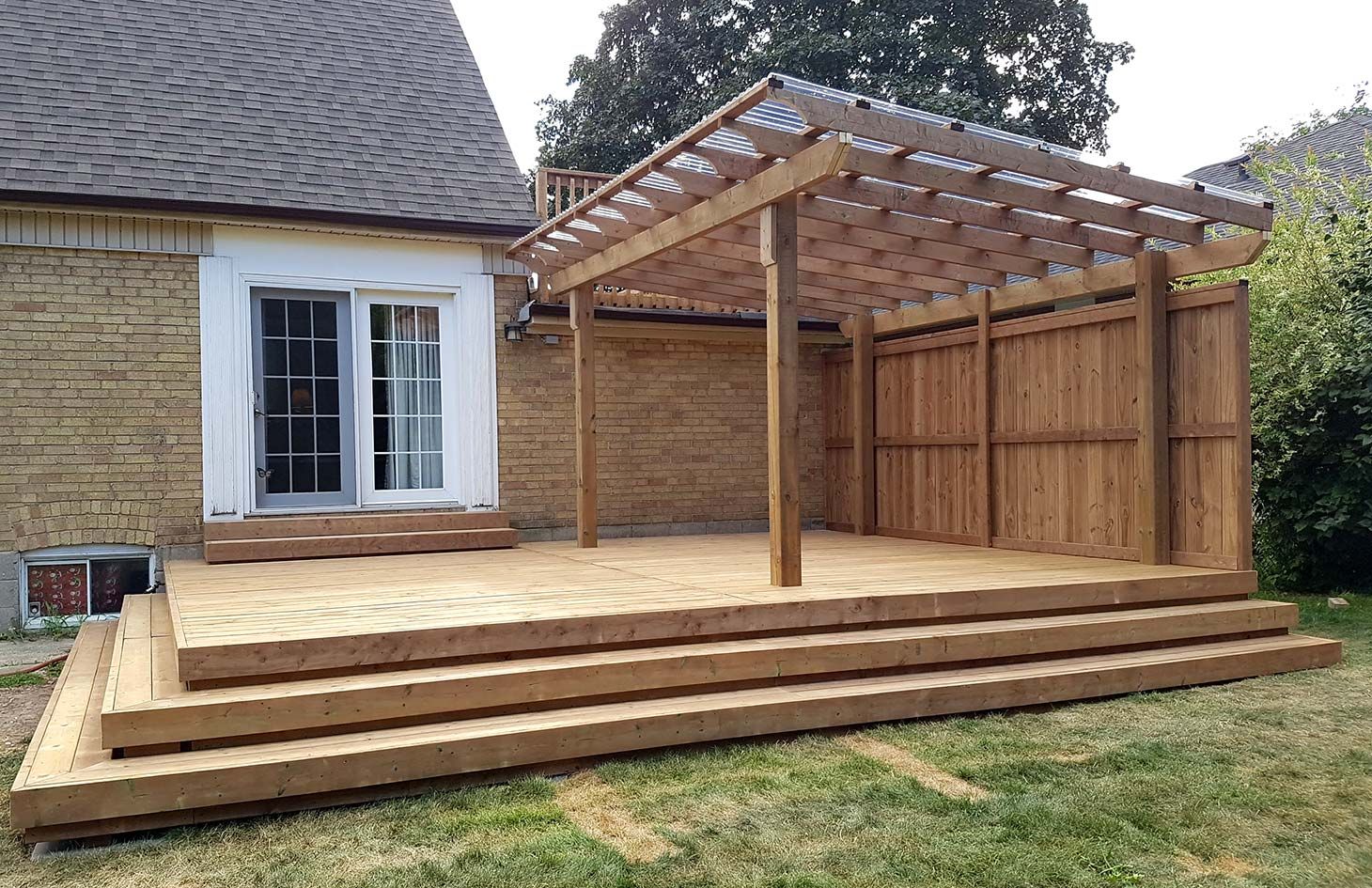 Pergola roof with transparent plastic panels
