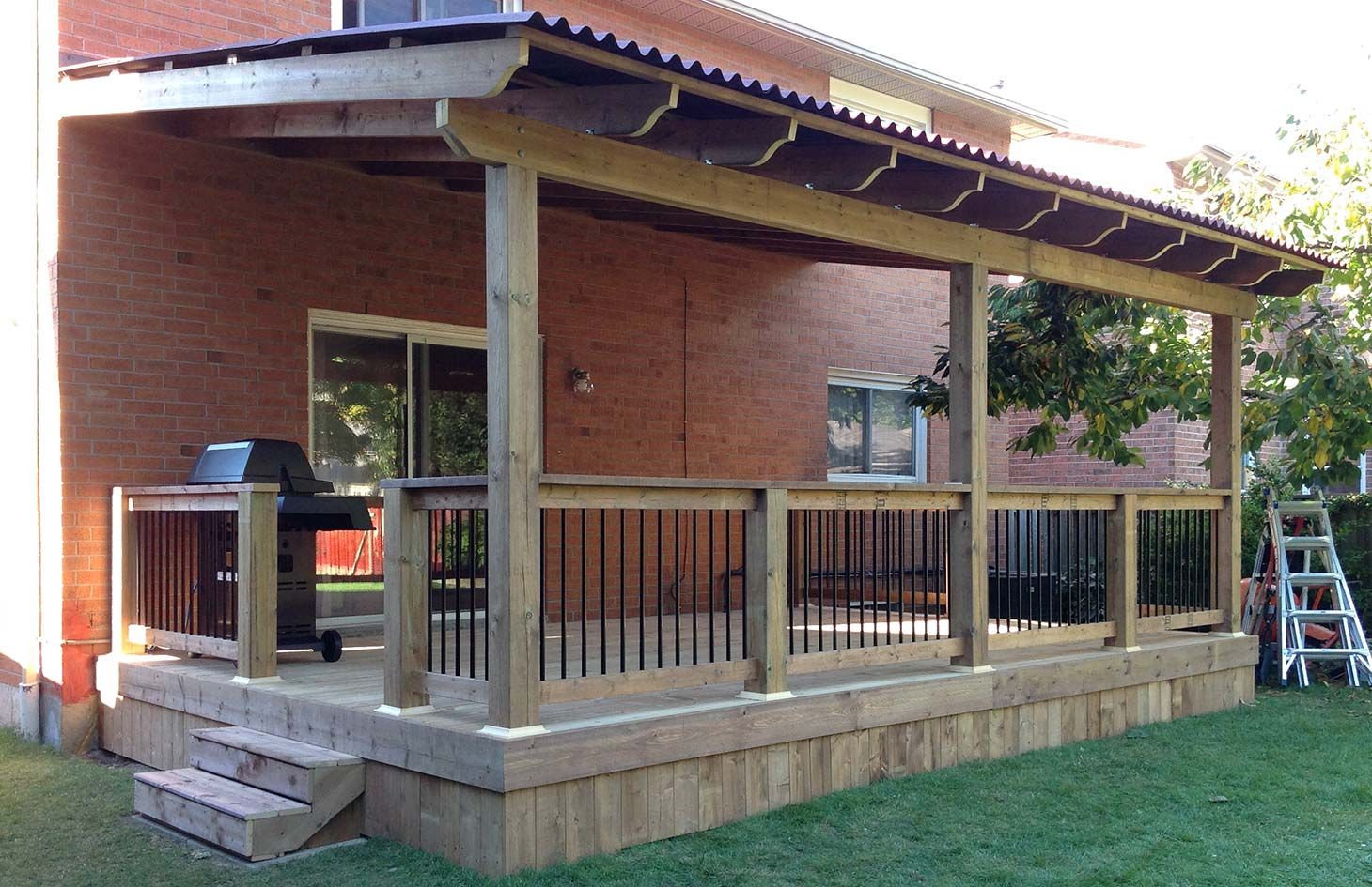 Asphalt corrugated panels pergola roof